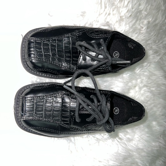 Size 7.5c Stride Rite Black Faux Leather dress shoes - Picture 4 of 5
